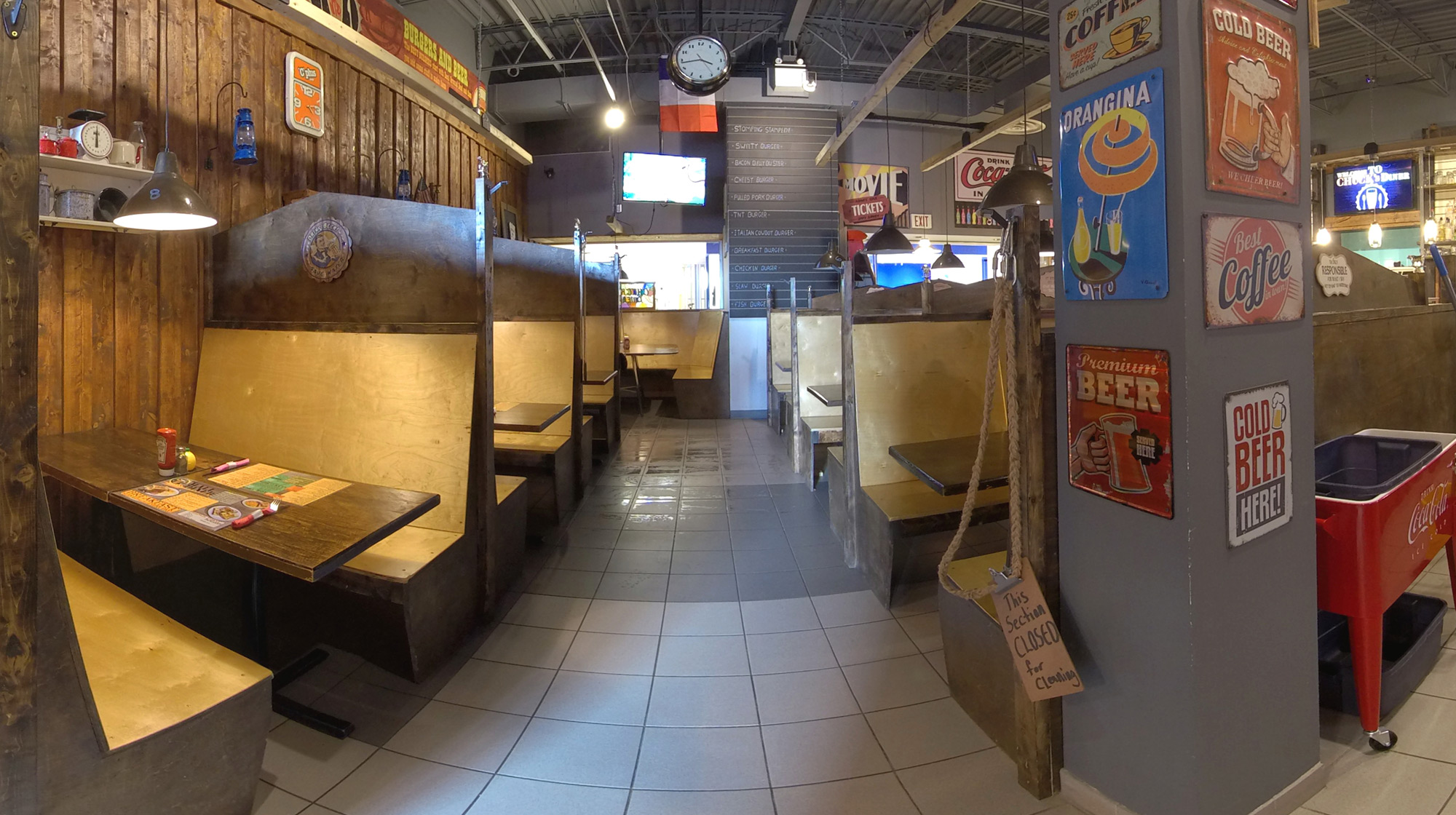 Chuck's Diner 3