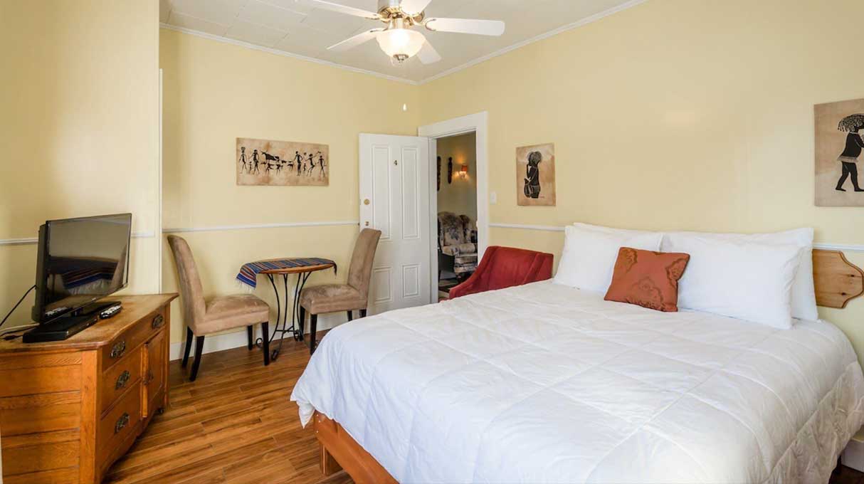 Lakelawn B&B and Motel 5