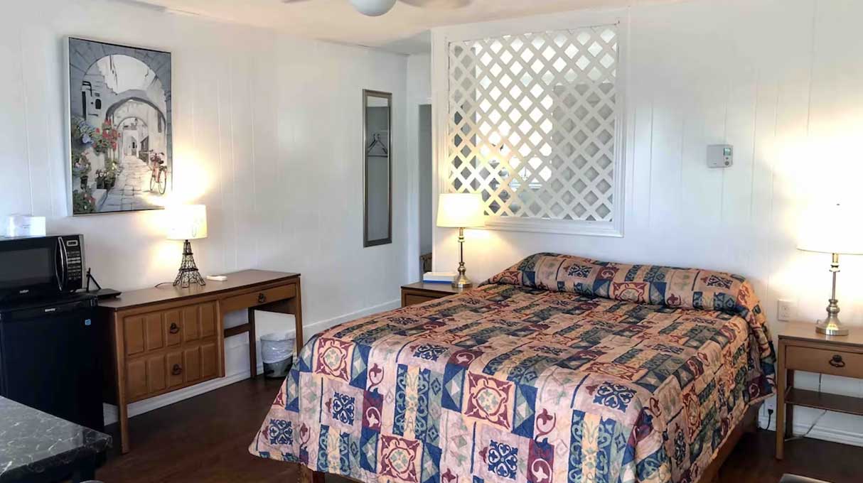Lakelawn B&B and Motel 6
