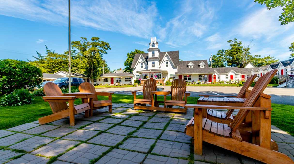 Lakelawn B&B and Motel