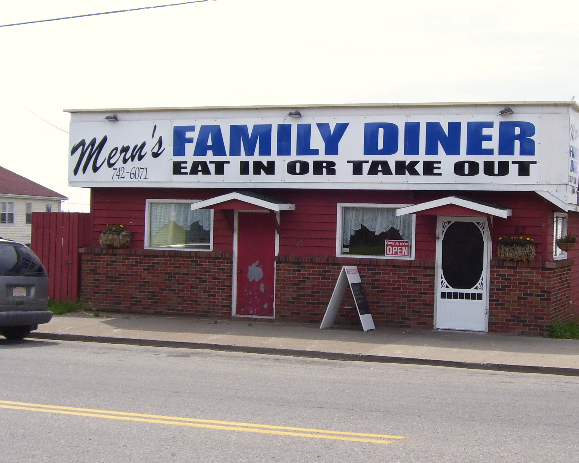 Mern's Family Diner