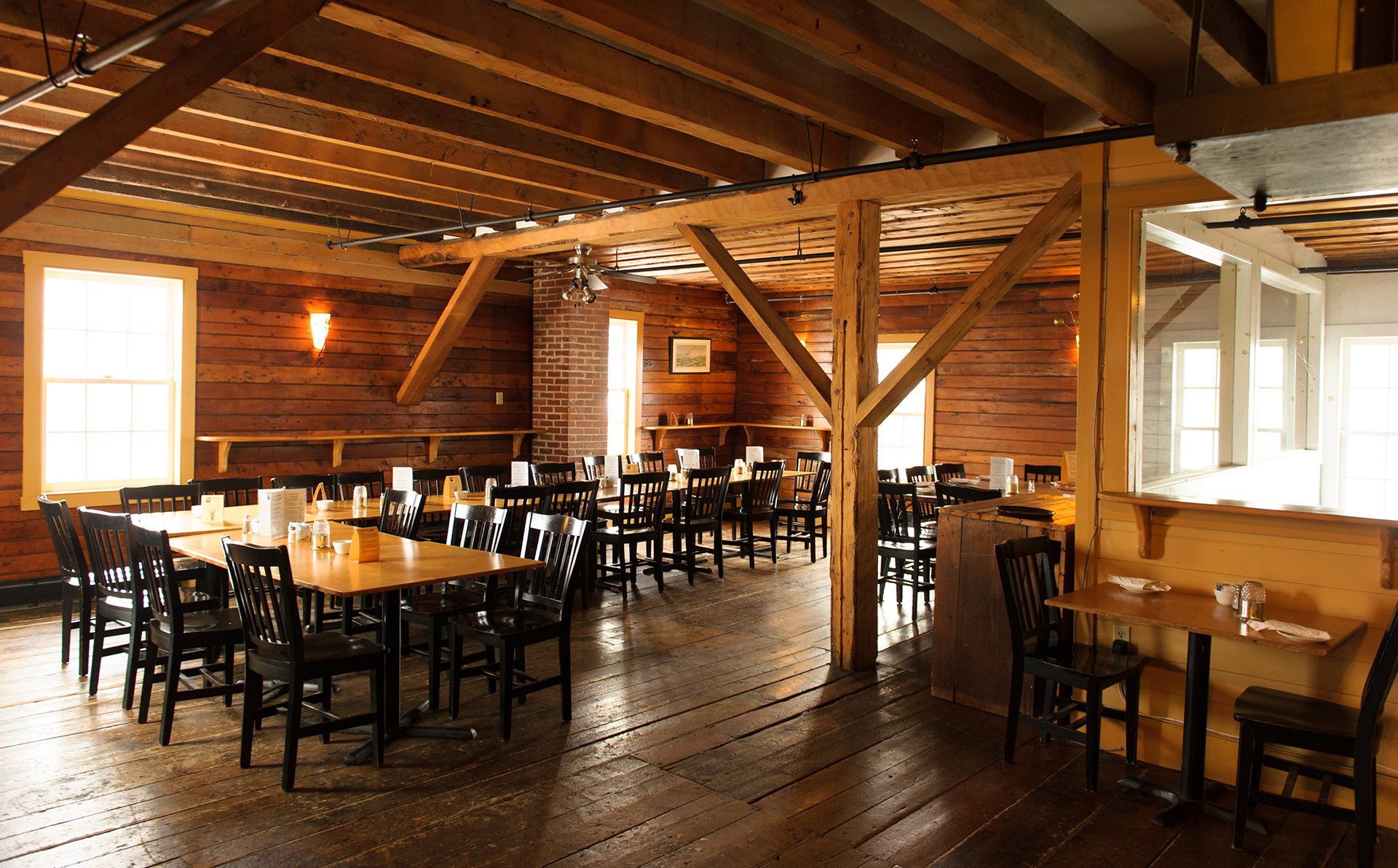 Rudder’s Seafood Restaurant & Brew Pub 8