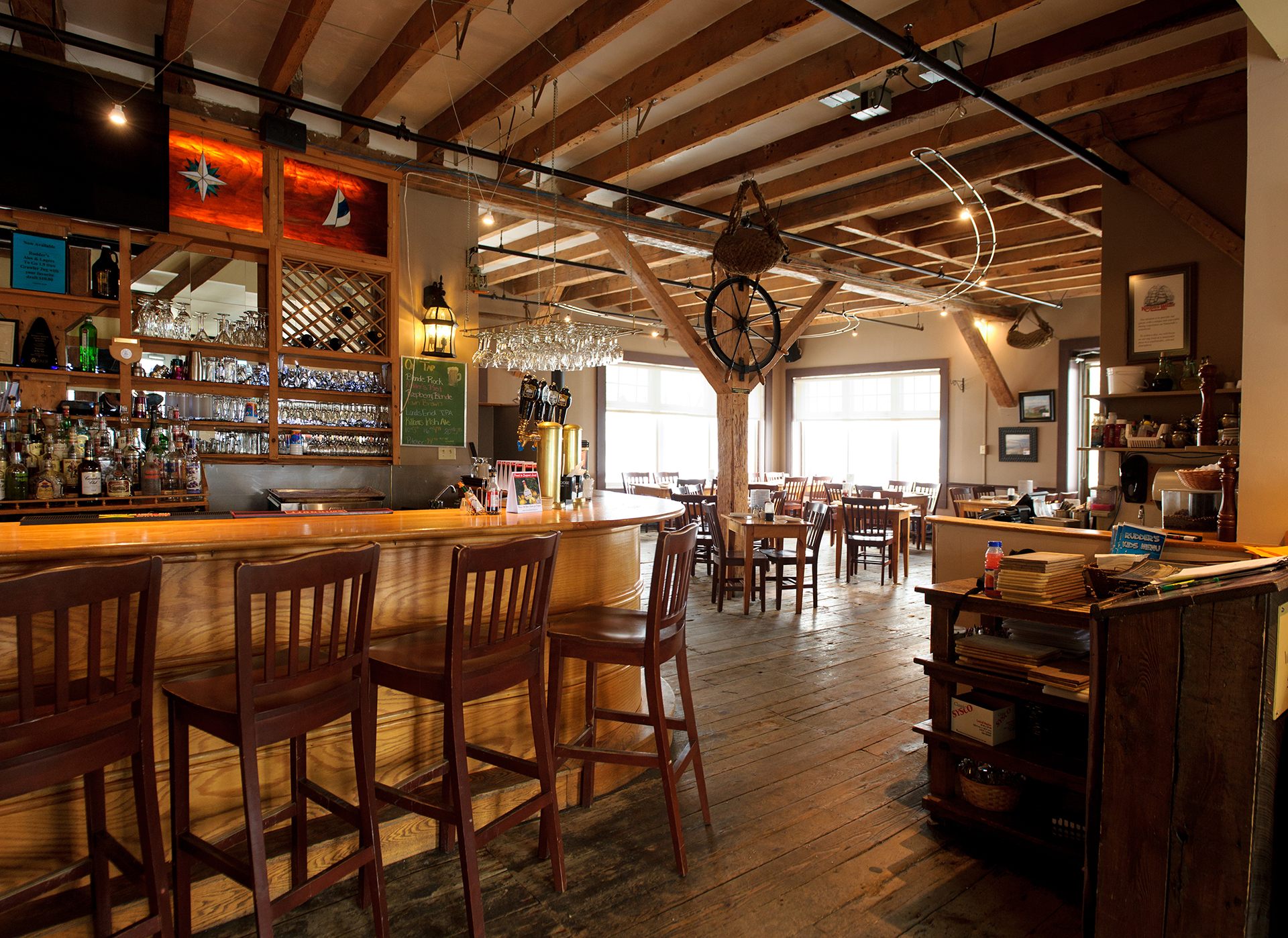 Rudder’s Seafood Restaurant & Brew Pub