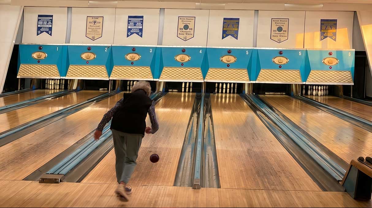 Brunswick Bowling Lanes 3